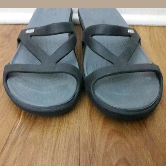 Crocs Women's Black/Gray Wedge Heel Sandals - Picture 3 of 7
